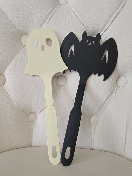 Hyde & EEK! Other - Halloween Ghost & Bat Plastic/Scratch Free Spatulas - Black and Cream, Like New